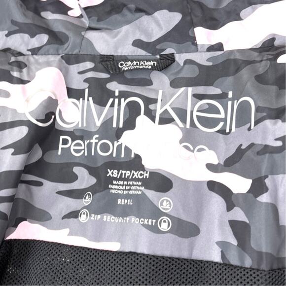 Calvin Klein Women’s XS Pink Camo Zip Up Hooded Performance Active Jacket NWT - Picture 3 of 8
